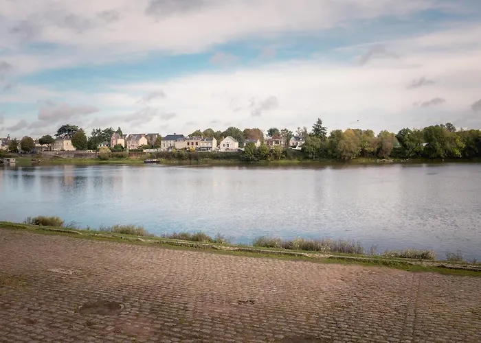 T2 Bedinsaumur Loire Chateau Confort Διαμέρισμα *